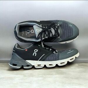 On Running Men’s Black and Grey Cloudflow Sneakers